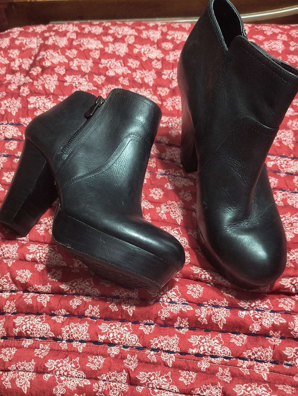 Gianni Binni  Leather Black Platform Heel Ankle Boots, Great Shape
